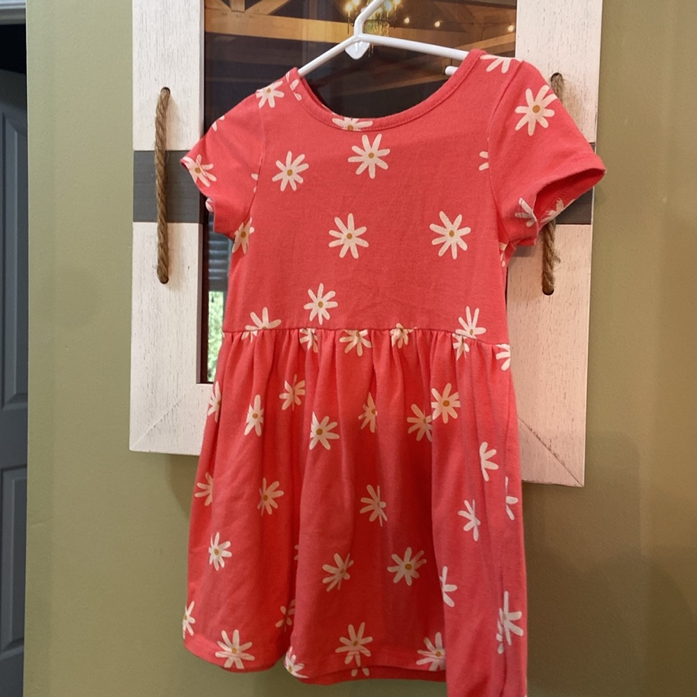 Bundle of toddler dresses - Picture 2 of 3